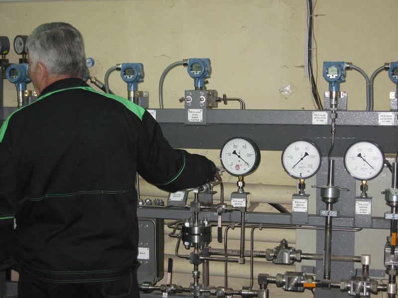 Dry gas seals